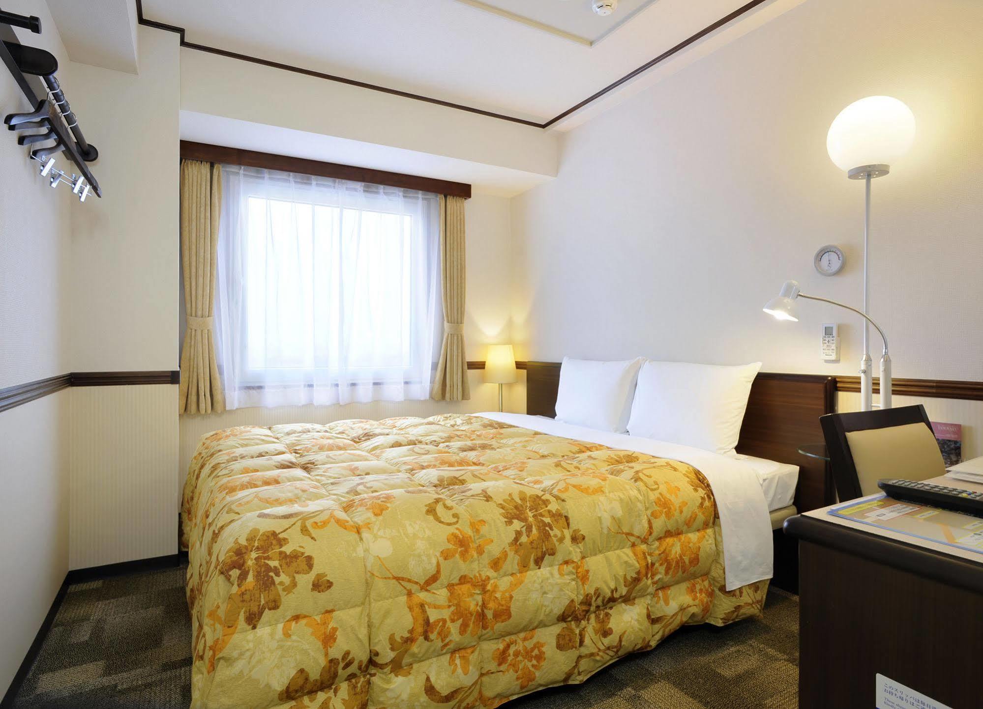 Toyoko Inn Saga Ekimae Kültér fotó