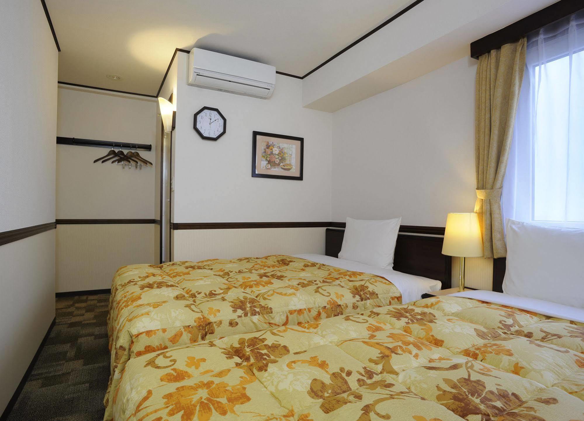 Toyoko Inn Saga Ekimae Kültér fotó